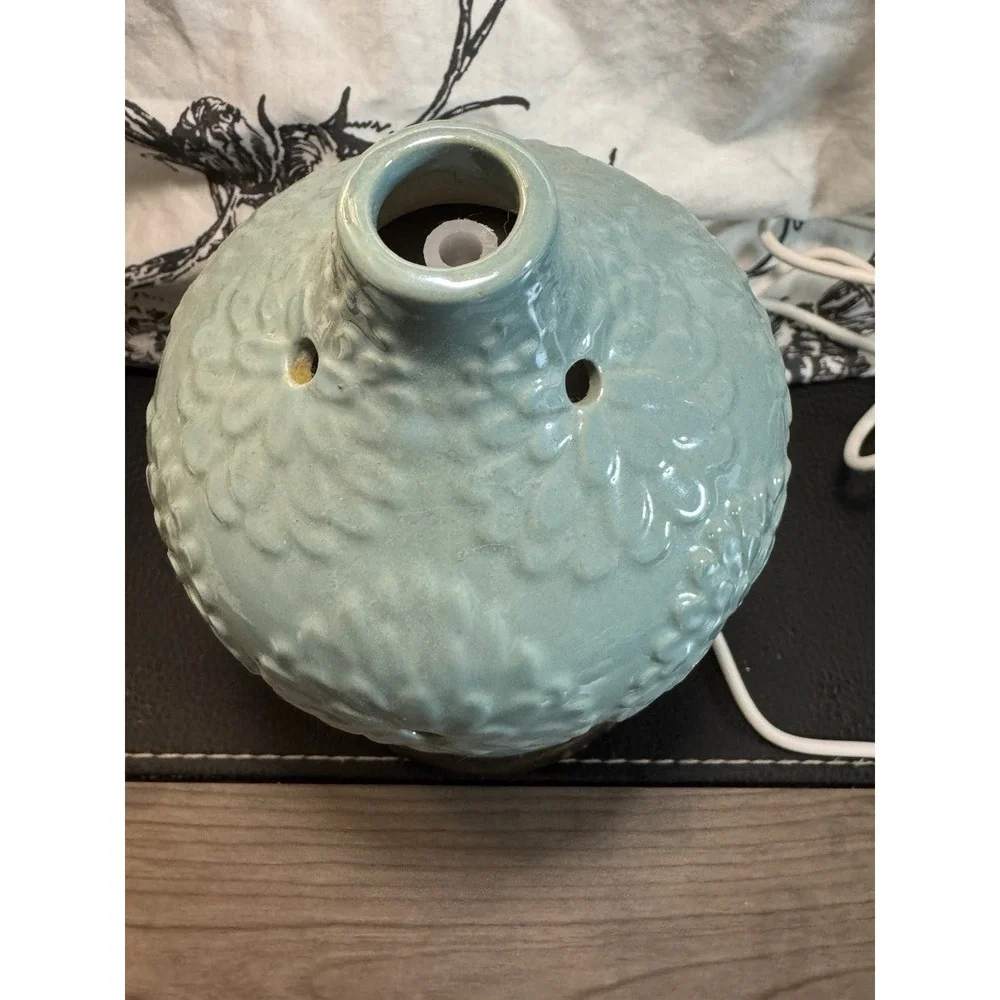 Airome Blue Ceramic Glazed Floral Print Oil Diffuser with Light Brown Base 100mL